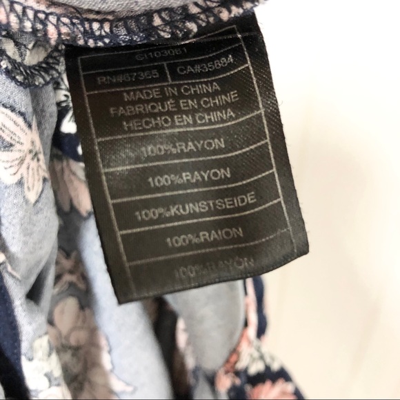 Cupcakes and Cashmere Navy and Floral Jumpsuit - Picture 8 of 9